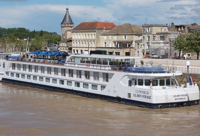 S.S. Bon Voyage River Cruise Ship S.S. Bon Voyage River Cruise Ship